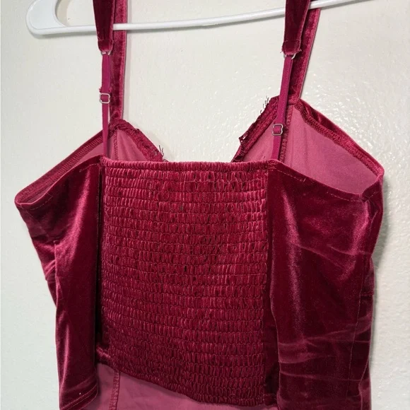 Abercrombie & Fitch Velvet Crop Top in Deep Red - Picture 2 of 7